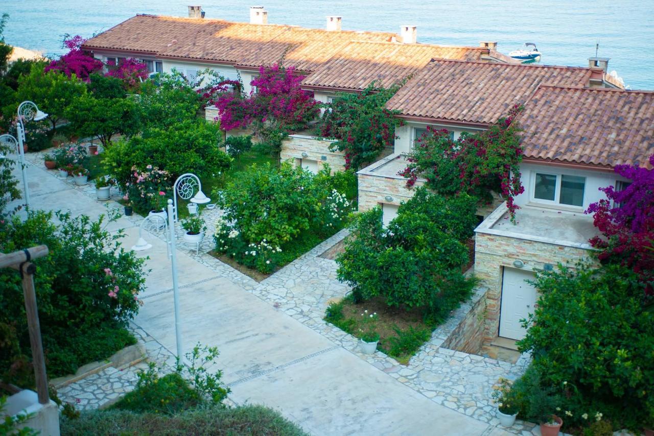Bougainvill Sunset * Sarande